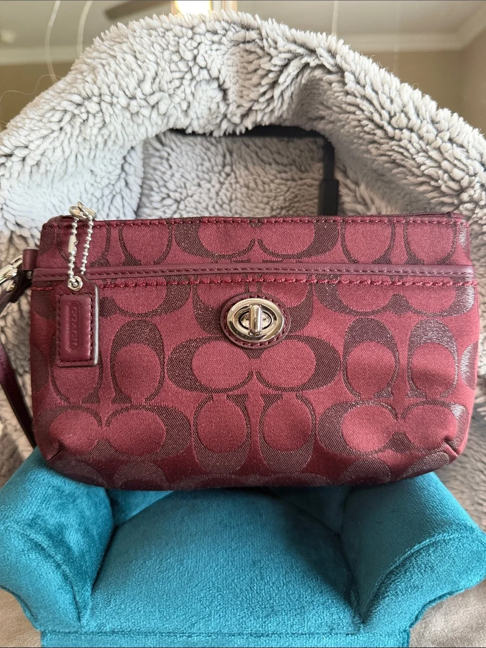 Coach Signature Turnlock Wristlet - Wine